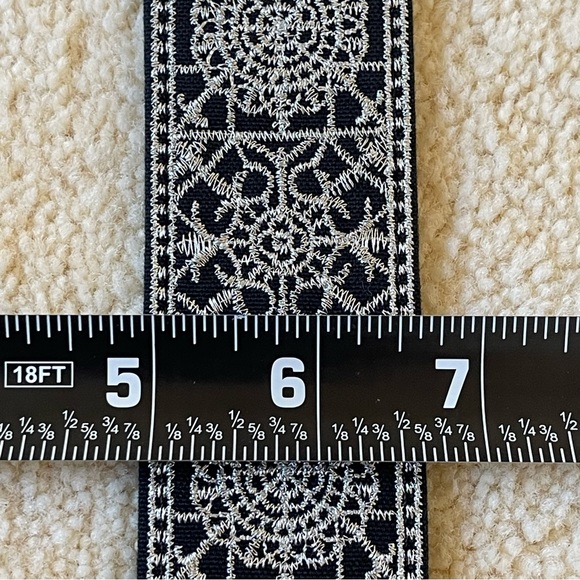 Talbots Embroidered Fabric Belt Black & Silver Buckle Size Small 38” - Picture 8 of 9